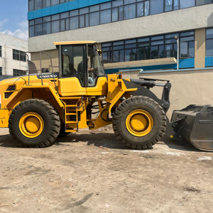 รถตักล้อยาง Volvo L150E L105 รุ่นปี 2013 พร้อมเครื่องยนต์และปั๊มคุณภาพสูงแบบดั้งเดิม รับน้ำหนักได้ 15 ตัน เครื่องจักรมือสองจากเซี่ยงไฮ้ - Product Image 1