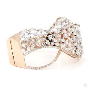 Elegante Brazalete de Diamantes Dorado para Mujer, Diseño Premium, Acabado Pulido Brillante, Ligero y Cómodo, Regalo de Joyería para Toda Ocasión - Product Image 3