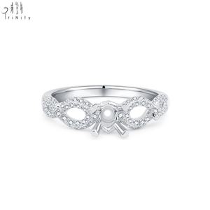 Bague solitaire de haute qualité à motif croisé en or blanc massif 18 carats avec diamant naturel, monture semi-encastre pour fiançailles, pour femme - Product Image 1