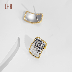 Boucles d'oreilles carrées en or massif, bijoux en or véritable 18 carats, boucles d'oreilles à clous en or pur 18 carats pour femmes - Product Image 5