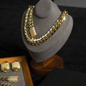 Fabricante <span class=keywords><strong>de</strong></span> Joyería Personalizada al por Mayor, Cadena Cubana Miami <span class=keywords><strong>de</strong></span> Titanio Chapado en <span class=keywords><strong>Oro</strong></span> <span class=keywords><strong>de</strong></span> 18k, 20mm <span class=keywords><strong>de</strong></span> Grosor, <span class=keywords><strong>para</strong></span> <span class=keywords><strong>Hombre</strong></span> - Product Image 2