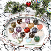 Vente en gros de pomme en cristal Décoration de Noël sculptée à la main à partir de différents matériaux avec une technique polie Pierre de guérison Quartz
