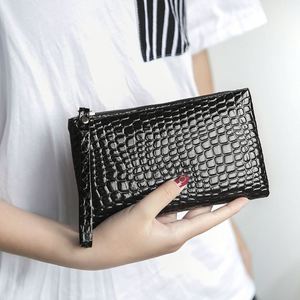 Pochette à main en cuir PU à motif crocodile pour femmes, pochette à fermeture éclair de grande capacité, pochette à cosmétiques - Product Image 3