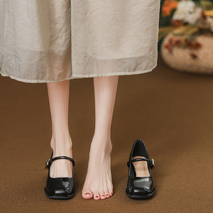 รองเท้าส้นสูงแบบฝรั่งเศสสีดำสุดหรูหรา สไตล์ใหม่ประจำฤดูใบไม้ผลิและฤดูใบไม้ร่วงปี 2026 หัวเหลี่ยม ส้นหนา ดีไซน์หวาน สวยสง่า เหมาะสำหรับผู้หญิง - Product Image 2