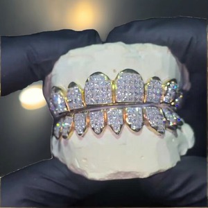 Grillz dentaire en argent 925 de qualité supérieure avec diamants Moissanite étincelants, couvre-dents style hip-hop unisexe - Product Image 2