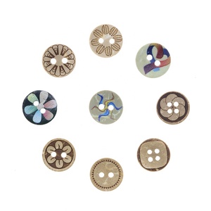 Bán Buôn Tùy Chỉnh Thiết Kế Kích Thước Khác Nhau Dừa Nút In Màu Mẫu 2 Lỗ Nút - Product Image 1