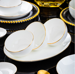 Ensemble <span class=keywords><strong>complet</strong></span> de <span class=keywords><strong>vaisselle</strong></span> carrée en céramique blanche et dorée de luxe à haute température peinte à l'or - Product Image 5