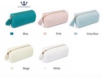 Sac de rangement en velours gaufré grande capacité pour femme avec logo personnalisé, couleur unie, sac de maquillage portable avec pompon – Vente en gros