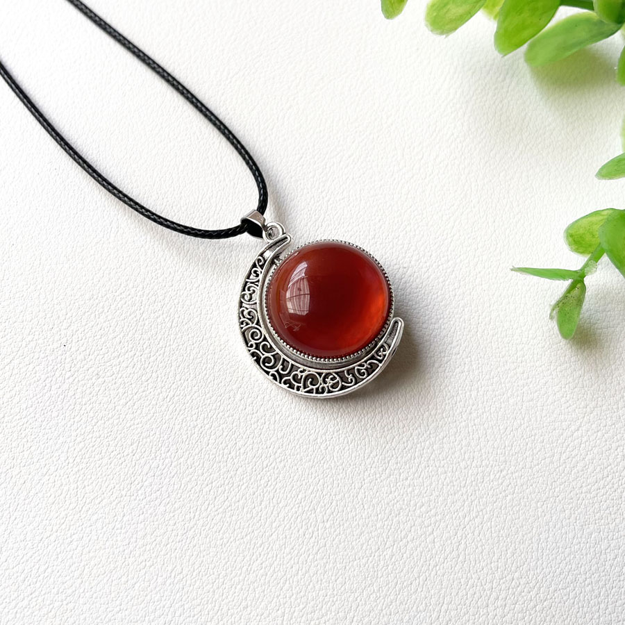 Red agate