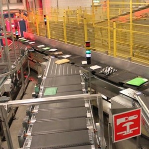 Sistema di Smistamento Intelligente a Nastro Incrociato a Flusso Continuo Truelisort per Logistica di Magazzino ad Alta Efficienza - Product Image 1