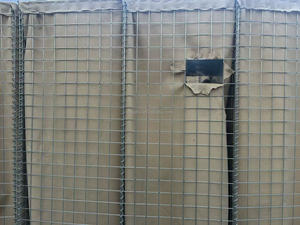 Barrières défensives pour la <span class=keywords><strong>protection</strong></span> des rivières, matériau géotextile vert/sable, fil de fer galvanisé, soudage, pliage - Product Image 2