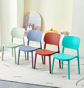 Chaises simples et colorées <span class=keywords><strong>en</strong></span> résine plastique et bambou pour l'école, les mariages, les banquets, les repas des enfants, les fêtes, pliables, pour enfants - Product Image 6