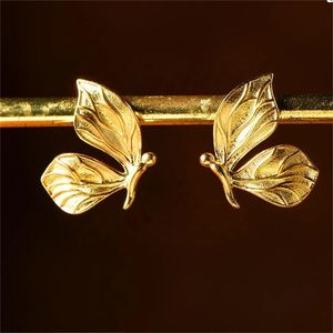 Xinfly Joyería Fina, Pendientes de Oro Sólido de 18k con Forma de Media Ala de Mariposa para Mujer - Product Image 2