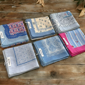Pañuelos Cuadrados de Algodón con Diseño Floral Personalizado, Económicos de Fábrica, Modernos y Transpirables, de 22x22 Pulgadas, para Cuello y Cabeza - Product Image 2