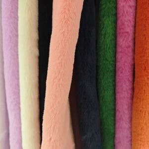 <span class=keywords><strong>Tissu</strong></span> <span class=keywords><strong>en</strong></span> fausse fourrure polaire pour couverture de maison et canapé <span class=keywords><strong>tissu</strong></span> <span class=keywords><strong>en</strong></span> fausse fourrure de <span class=keywords><strong>lapin</strong></span> pour couvertures d'hiver tapis - Product Image 1