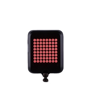 Feu arrière intelligent pour vélo avec clignotants LED rechargeables, étanche IP4, en plastique noir, avec sangles de fixation - Product Image 2