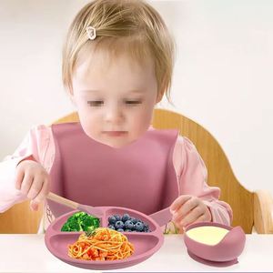 Ensemble de 6 couverts antidérapants de style américain pour bébés et tout-petits, avec bavoir en silicone de qualité alimentaire, assiette à ventouse, biberon, bol et cuillère pour enfants - Product Image 5