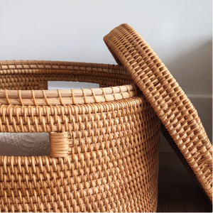 Panier de rangement rond tissé en rotin avec couvercle, produits de haute qualité du fabricant vietnamien - Product Image 1