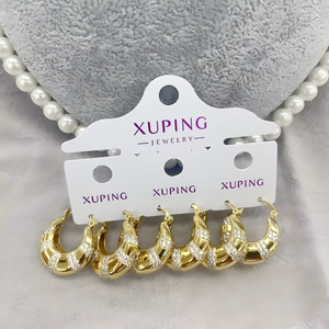 थोक हूप इयररिंग्स थोक सोने का रंग चढ़ाकर चेहरा। - Product Image 1