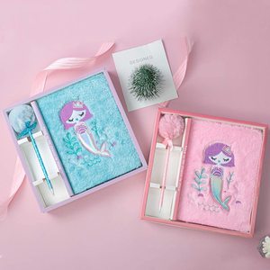 가짜 모피 플러시 일기 팝 노트북 저널 세트 Pom 펜 키즈 학교 편지지 세트 - Product Image 3