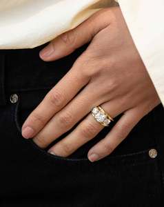 Bague de fiançailles moderne pour femme en or massif avec diamant de laboratoire taille brillant et sertissage à griffes, bijou raffiné, cadeau - Product Image 5