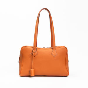 Sac à bandoulière en cuir PU souple avec logo personnalisé Sac à main décontracté de grande contenance pour femme Grands sacs à main de mode pour dames - Product Image 1