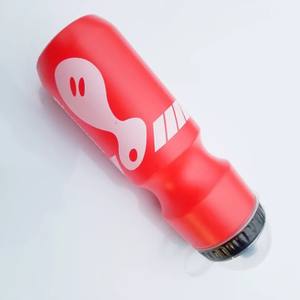 Bouteille d'eau pour vélo en plastique PC, 700 ml, légère, avec couvercle anti-poussière, pour vélo de montagne et de route - Product Image 3