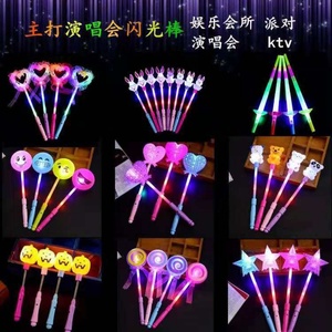 ผู้ผลิตขายส่งแท่งไฟ LED รูปหัวใจและดาวห้าแฉก พร้อมโลโก้สั่งทำ สำหรับงานแต่งงาน คอนเสิร์ต ปาร์ตี้ มีสินค้าในสต็อก - Product Image 5