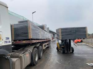 Contrachapado de 18 mm con revestimiento de película para construcción, para almacenes y hoteles, contrachapado reutilizable de alta calidad con revestimiento de película, procedente de Vietnam. - Product Image 3