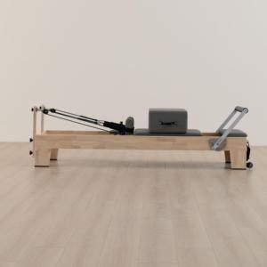 Equipo comercial usado Entrenamiento Fitness Cuero Cama de madera a la venta Estudio Pilates Reformadores - Product Image 2