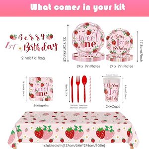 Set per Festa di Primo Compleanno a Tema Fragola, Decorazioni per Bambina con Piatti, Bicchieri, Tovaglioli e Tovaglia Usa e Getta - Product Image 5