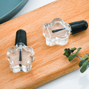 Muestra Gratis de Mini Botella de Vidrio para Esmalte de Uñas de 5 ml, Diseño Único en Forma de Pentágono, Recargable, con Pincel y Tapa de Plástico Negra - Product Image 2