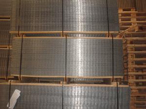 รั้วเหล็กโครงสร้างแบบตาข่ายเชื่อมเหล็กกล้าคาร์บอนต่ำ รูสี่เหลี่ยม ผลิตตามสั่ง ขายส่ง ชุบสังกะสี ขนาดตาข่าย 25 มม./50 มม. ตัดตามขนาดที่ต้องการ - Product Image 3