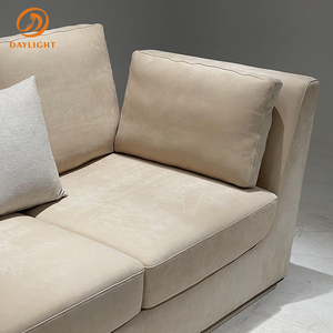 Sofá de Cuero o Tela, Beige con Líneas Minimalistas, Cojines y Almohadas Suaves, Comodidad Relajante para Sala de Estar y Rincón de Lectura - Product Image 3