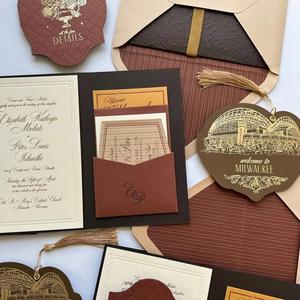 Suite d'invitations de mariage imprimées en typographie de style classique, avec logo et texte personnalisés, sur papier de luxe, pour les petites entreprises, les détaillants et les clients B2B - Product Image 1