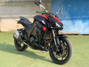 Moto Kawasaki Z1000 N19, refroidissement liquide, quatre cylindres en tandem, 1043 cm³, 400 cm³ EFI DOHC 16 soupapes, Street Fighter - Product Image 2