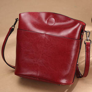Sac seau bandoulière en cuir véritable souple pour femme - Style rétro européen élégant, imperméable et portable pour un usage quotidien - Product Image 1