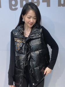 Gilet en coton orné de strass de style européen et américain pour femmes, cardigan zippé, ample et élégant, pour l'hiver - Product Image 2