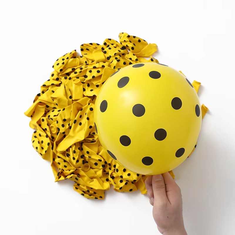 SKU-05-points noirs jaunes