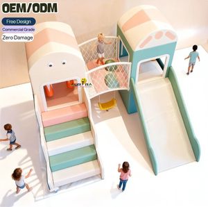 Aire de jeux intérieure douce et ludique pour enfants, personnalisée, de couleur <span class=keywords><strong>beige</strong></span>, avec un château, une <span class=keywords><strong>piscine</strong></span> <span class=keywords><strong>à</strong></span> <span class=keywords><strong>balles</strong></span> et des structures d'escalade pour les clubs d'enfants des hôtels - Product Image 2