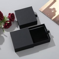 Boîte à bijoux en carton noir de petite taille avec tiroir coulissant pour bagues et colliers, emballage cadeau personnalisé avec logo, vente en gros