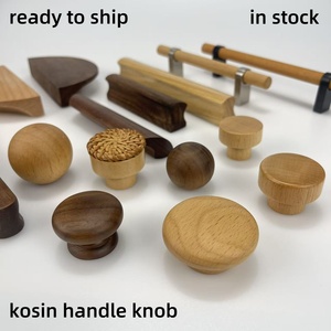 Rustikaler Messing-und Holz schrank Halbmond und runde Griffe-Türgriffe aus Buchenholz für den Kleider schrank - Product Image 6