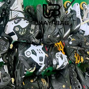 Vente en gros d'usine de patins à roulettes et de patins d'occasion S18 en bon état à prix réduit - Product Image 4