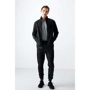 Conjunto Deportivo para Hombre, Negro Texturizado, Corte Estándar, Transpirable, 360 Gramos - Product Image 2