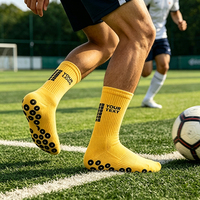 Nouvelle Arrivée Chaussettes de Football Antidérapantes Personnalisées pour Hommes avec Logo Design Chaussettes de Sport Tricotées à Semelle Rembourrée Antidérapante
