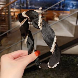 Bandeau plissé perlé, pince à <span class=keywords><strong>cheveux</strong></span> coréenne, accessoire <span class=keywords><strong>vintage</strong></span> en satin torsadé, vente en gros, simple, style féerique, tendance sur les réseaux sociaux - Product Image 3