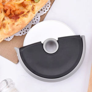 <span class=keywords><strong>Roulette</strong></span> à <span class=keywords><strong>pizza</strong></span> en acier inoxydable personnalisée avec couvercle, comprenant une <span class=keywords><strong>roulette</strong></span> pour une forme de <span class=keywords><strong>pizza</strong></span> parfaite, outils de pâtisserie pour la cuisson - Product Image 6