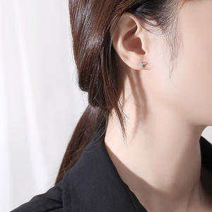 Pendientes de Plata de Ley S925 con Circonita Redonda y Diseño de Mini Avión, Versión en Cobre Personalizable - Regalo Creativo para Mujeres - Product Image 5