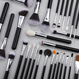 Commercio all'ingrosso Kit di strumenti di bellezza 30 pezzi professionale per il trucco nero Set di pennelli per artisti capelli naturali