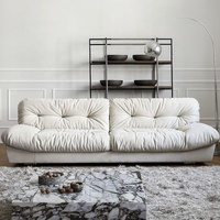 Canapé modulaire moderne italien de luxe à trois places, capitonné, avec pieds en bois, rembourrage en mousse, revêtement en tissu, pour villa, école, sous-sol, salon